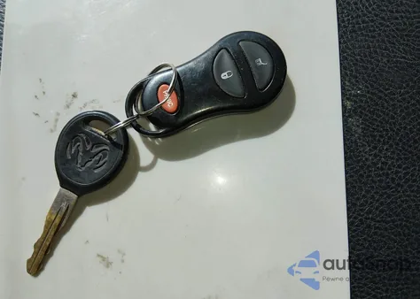 2005 Dodge Ram 1500 Slt/Laramie z USA, uszkodzony, nr VIN 1D7HU18D65S243382